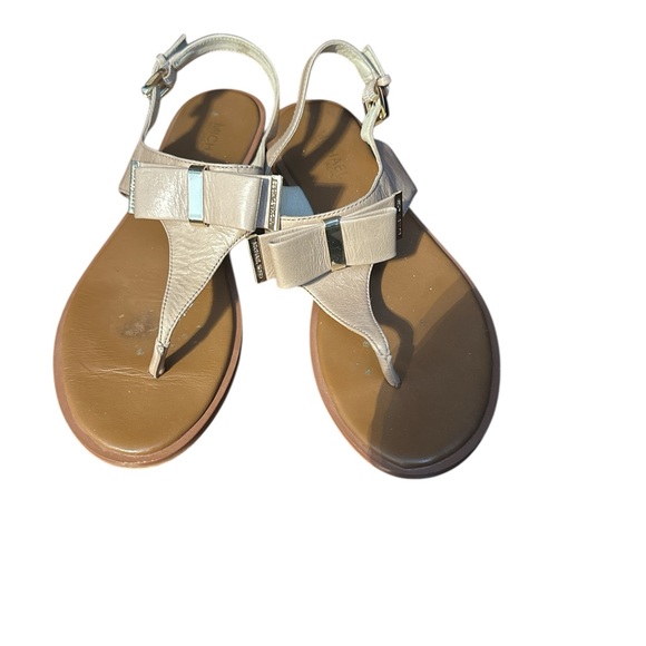Michael Kors Elegant leather Bow Sandals in tan - Picture 2 of 5